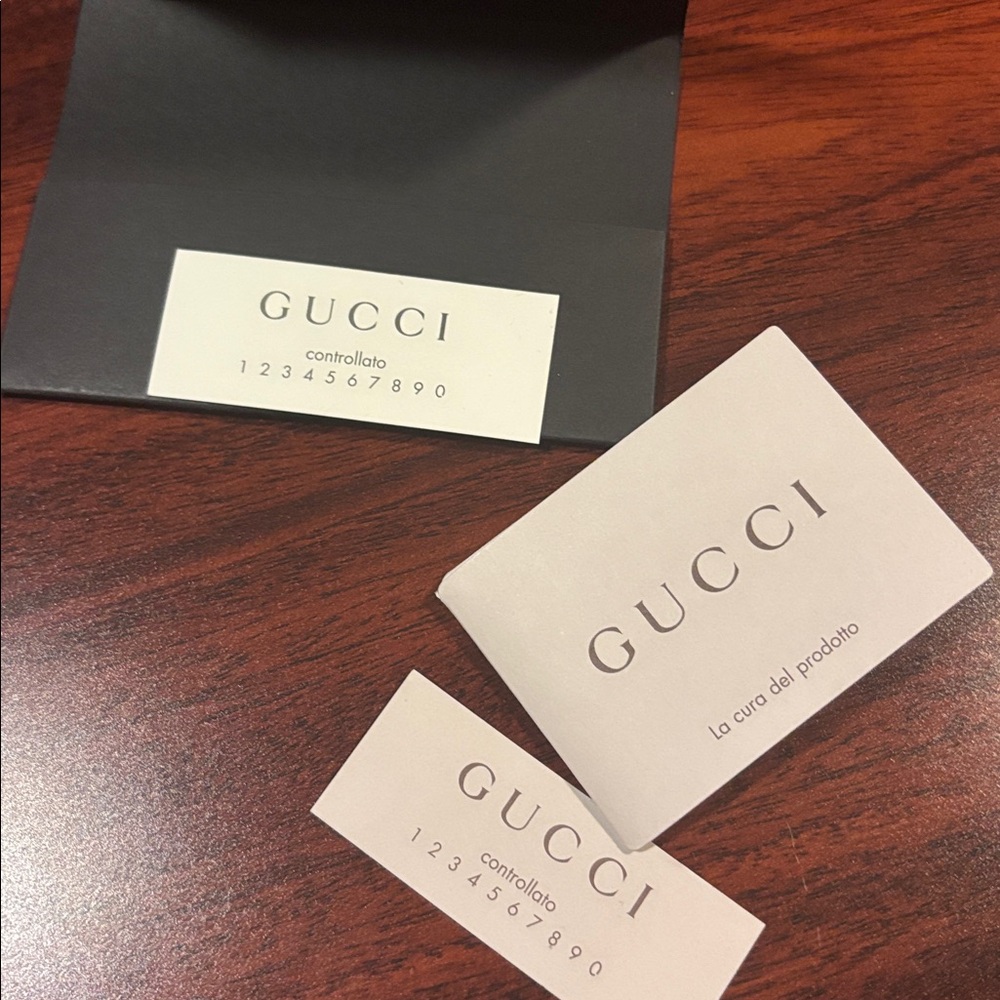 Gucci Teal Embossed Leather Wallet - Picture 7 of 7